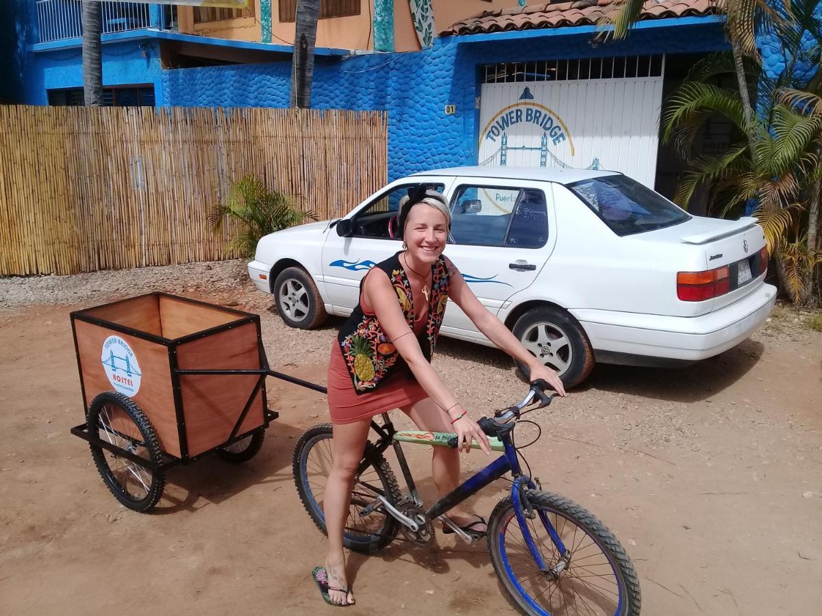 Tower Bridge Hostel Puerto Escondido  Bagian luar foto